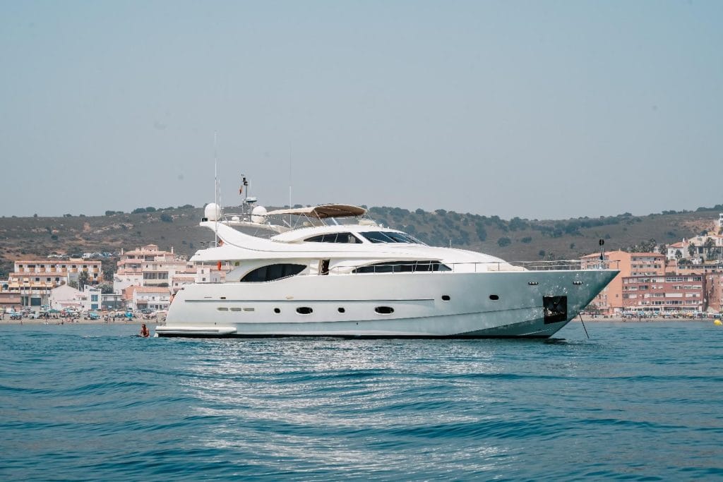 Ferretti Yachts Custom Line 94